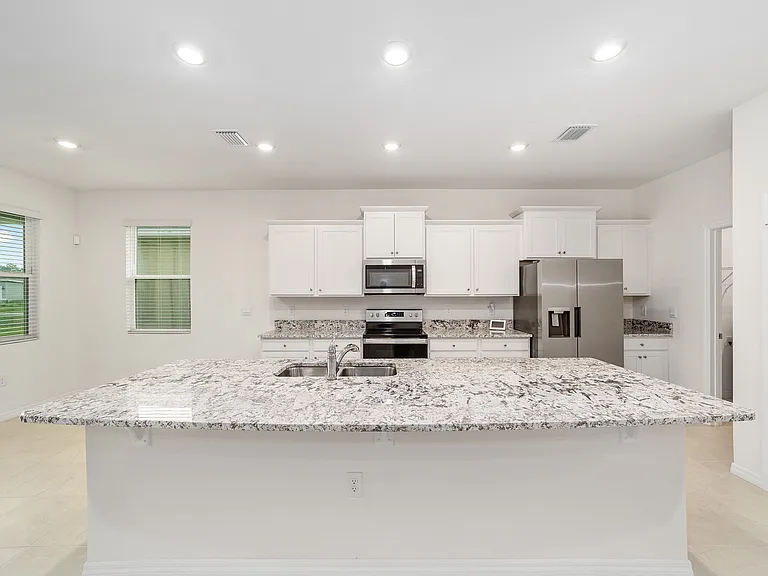 4665 NW 51st Terrace Rd — Photo 15