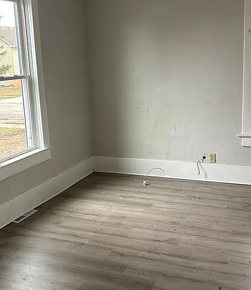 512 W 3rd Ave — Photo 8