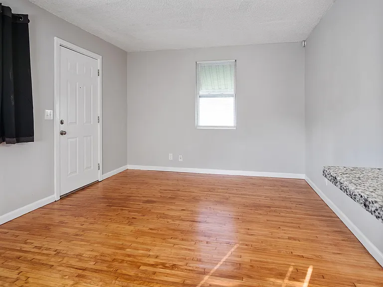 1141 Jessie St — Photo 18