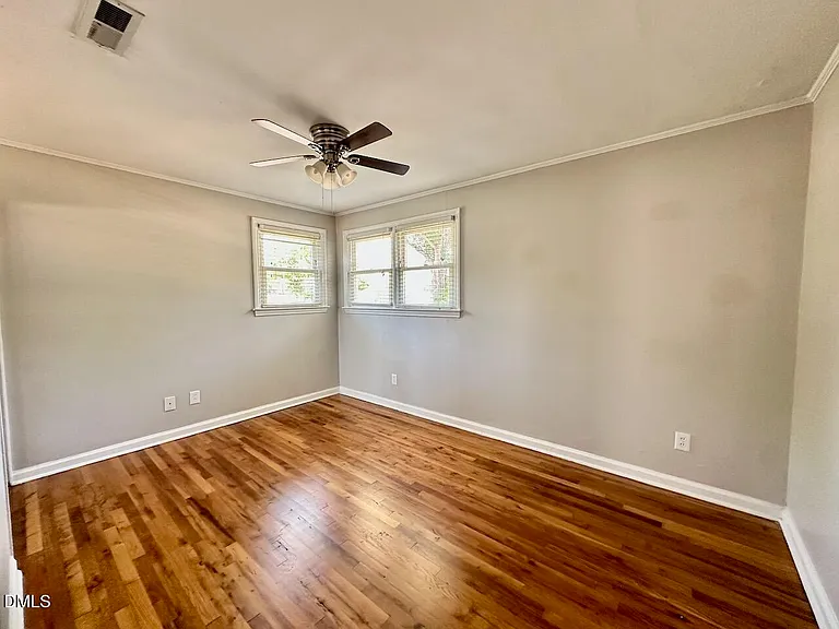 2333 Bernard St — Photo 13