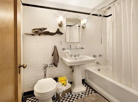 5th image of 405 W 23rd St #16D