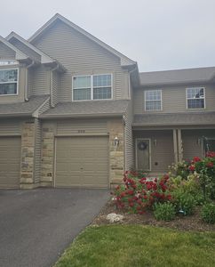 8314 Sierra Woods Ln, Carpentersville, IL, 60110