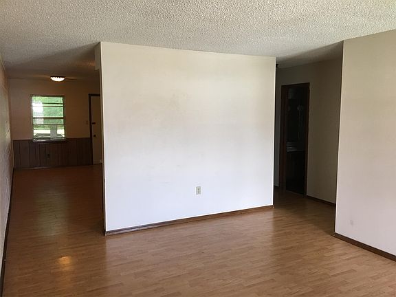 5th image of 210 N Ash Ave APT 4