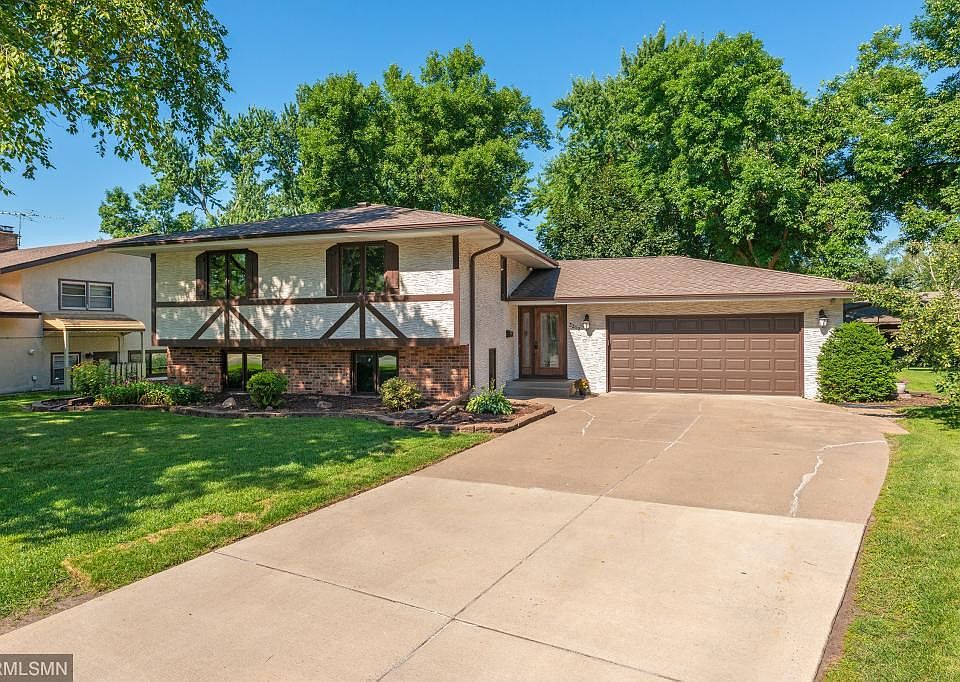 1st image of 3312 Roosevelt Ct NE