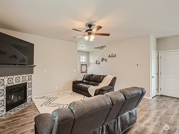 4th image of 650 Bondgard Avenue E