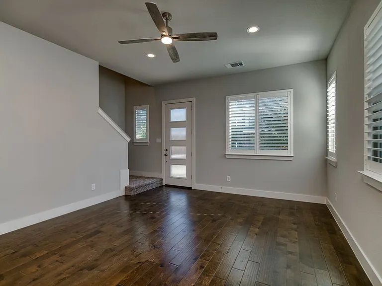 218 Wimberly St — Photo 5