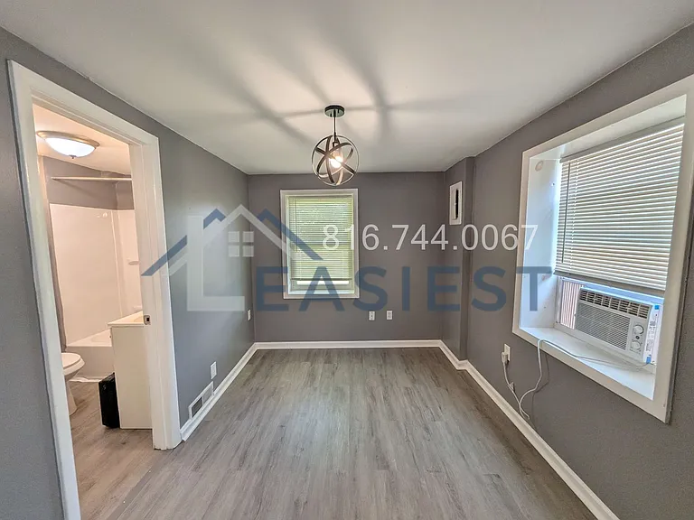 5102 NE 47th Ter — Photo 5