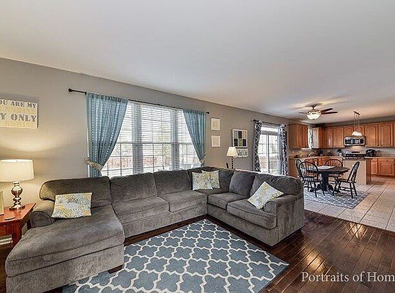 4th image of 906 Butterfield Cir W