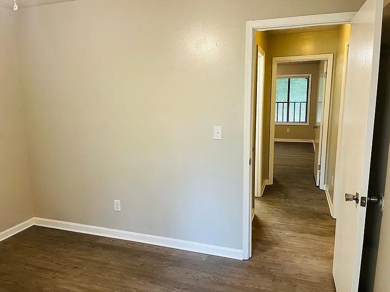 227 Bay St NE — Photo 14