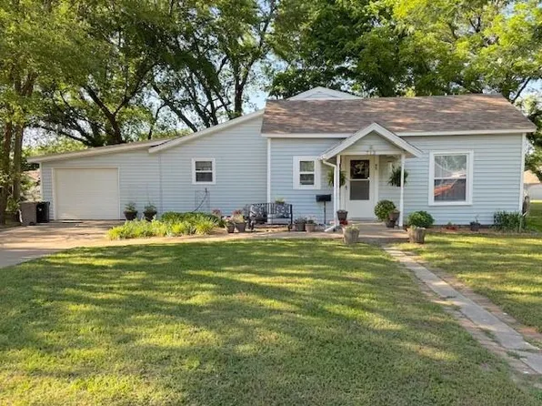 713 E Jackson St, Pittsburg, KS 66762
