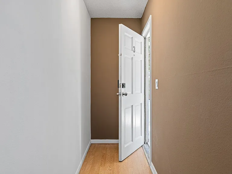 1823 Pelham Ave #3 — Photo 15