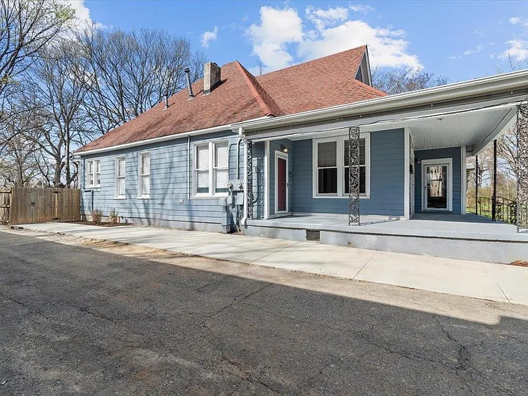 227 N Willett St #103 — Photo 19