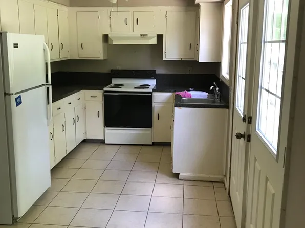 257 Tobacco Rd, Murray, KY 42071