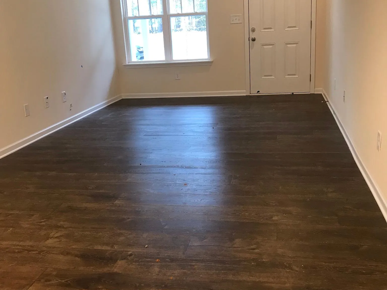 3 bed, 2.5 bath, 1375 sqft, $1,900 — Photo 2