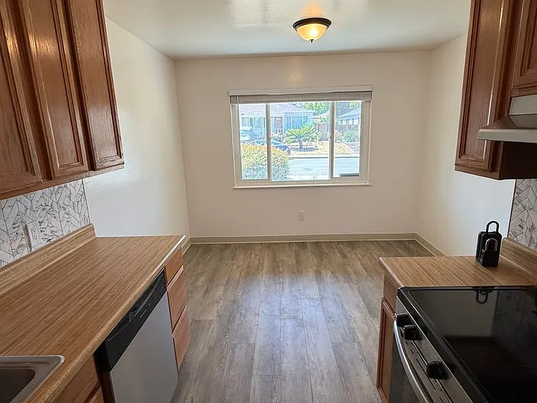 41320 Beatrice St — Photo 7