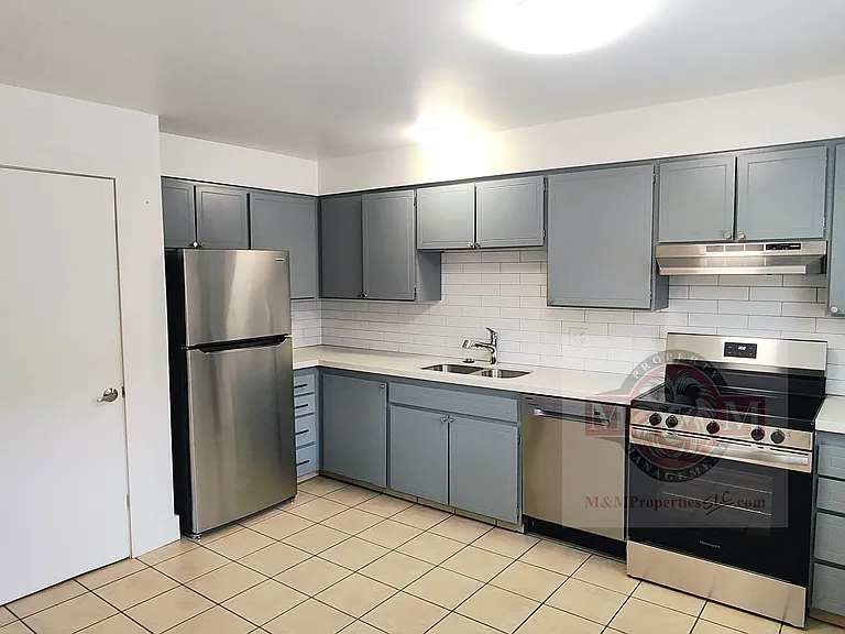 2025 S Broadmoor St #2025 — Photo 7