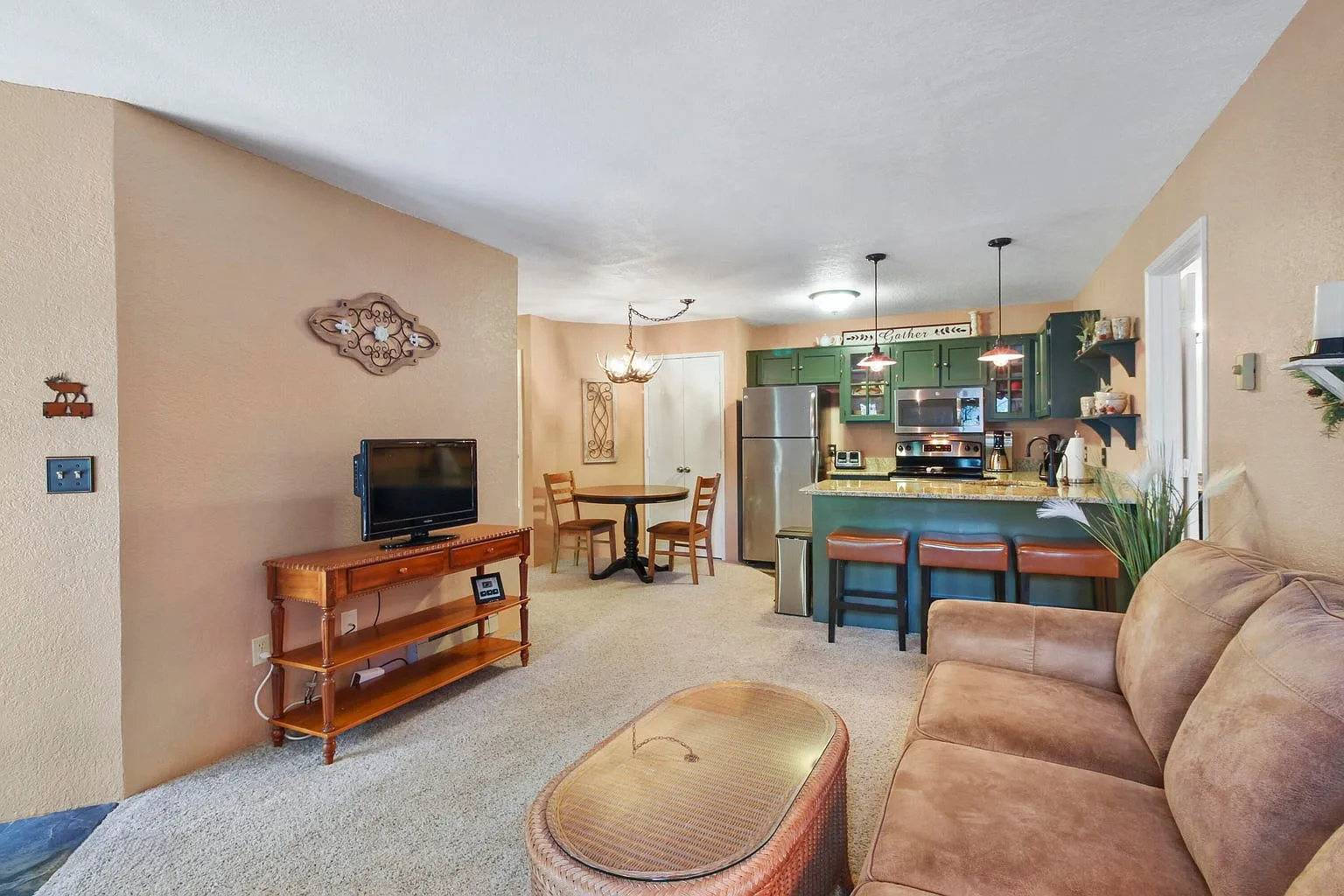 2 bed, 951 sqft, $1,700 — Photo 3