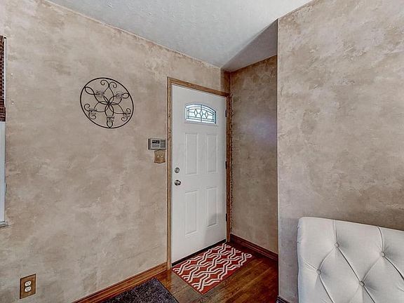 4th image of 1506 Sandalwood Pl