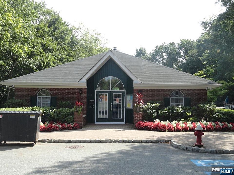 2nd image of 207 Larch Ln
