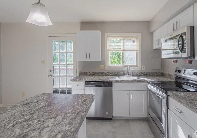 Turnberry Wells Townhomes — Photo 5