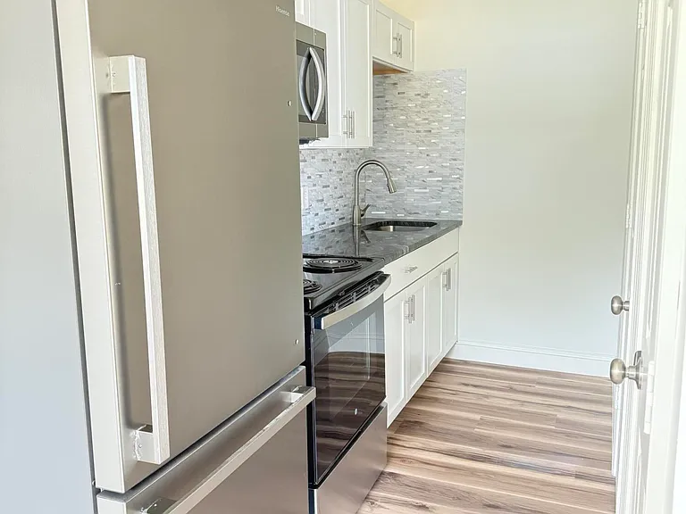 1710 Gagel Ave — Photo 5