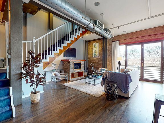3rd image of 1728 N Damen Ave APT 314