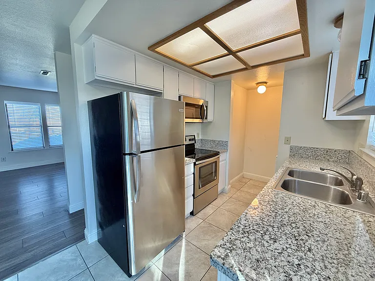 1488 Douglas Ave #C — Photo 8