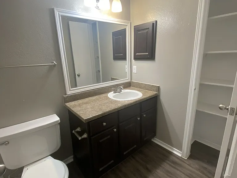 Walnut Creek Apartments — Photo 19