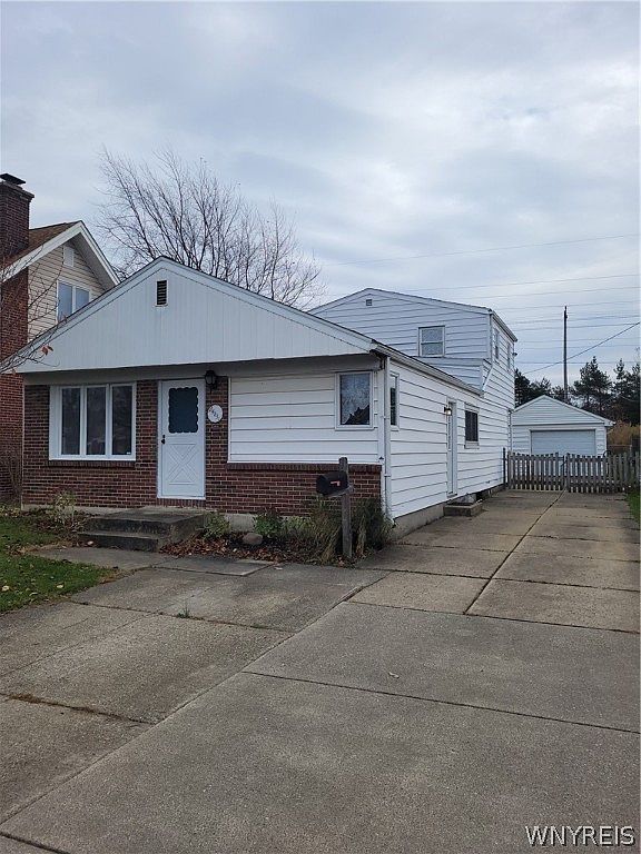 4831 Pkwy, Hamburg, NY 14075 Zillow