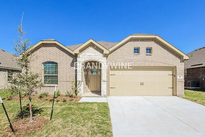122 Jenkinson Dr — Photo 2
