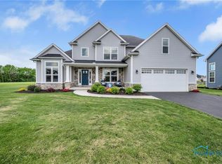 207 Drakefield Ct, Perrysburg, OH 43551