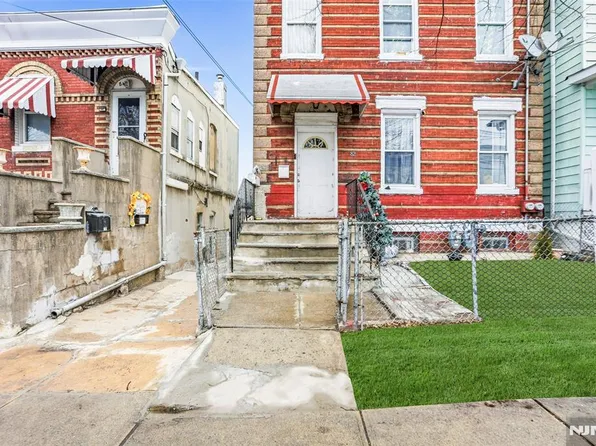 82 Randolph Ave, Clifton, NJ 07011