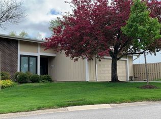 487 Carlsbad Trl, Roselle, IL 60172