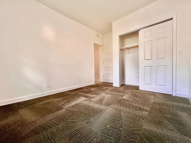 201 Smith St #1 — Photo 15