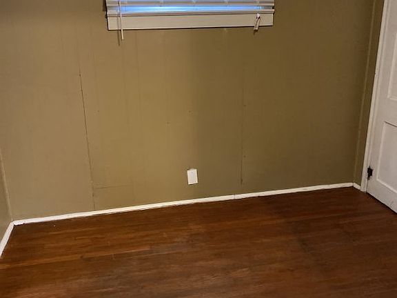 4th image of 1431 W Pruitt St