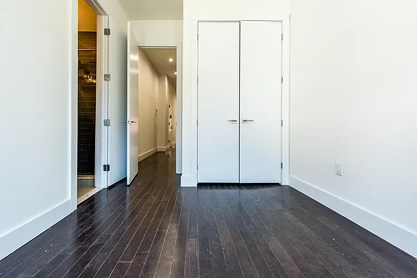 Rented by Nooklyn NYC LLC | media 54