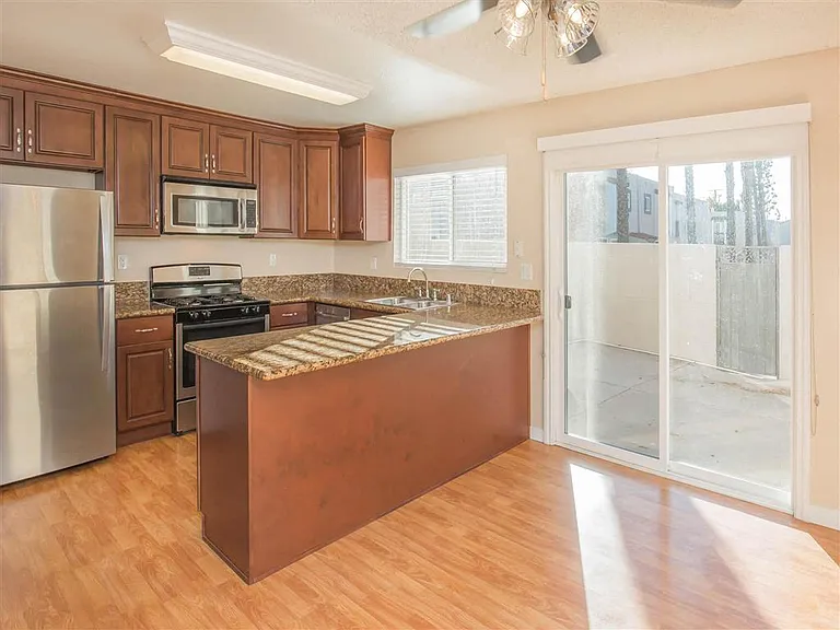 La Veta Grand Apartments — Photo 35