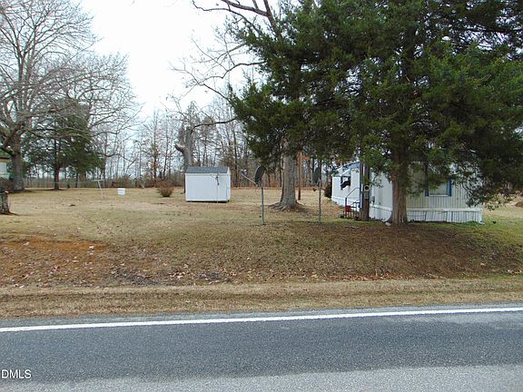 2nd image of 96 Pelham Loop Rd