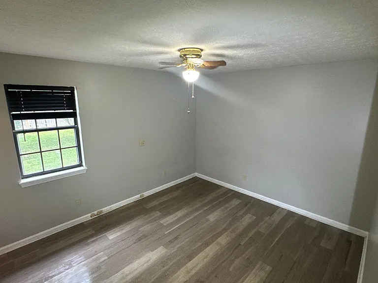 5807 Larkgrove Dr — Photo 18