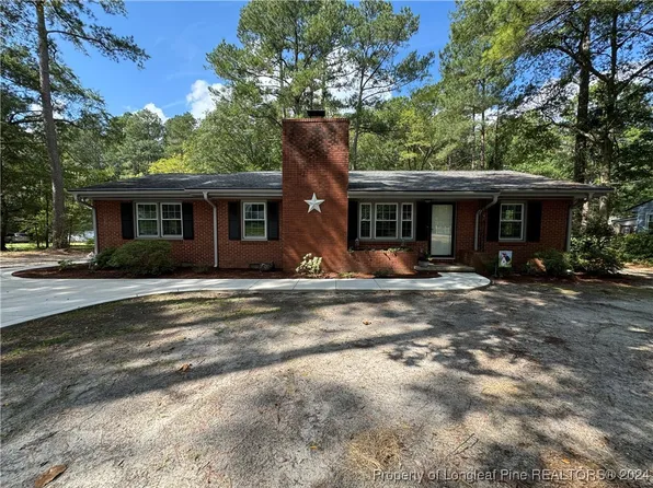 1005 N Fulton St, Raeford, NC 28376