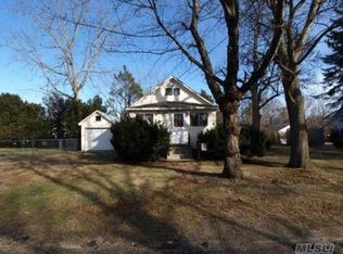 312 5th St, East Northport, NY 11731