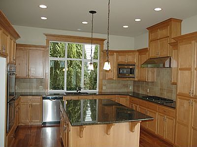 4th image of 1481 26th Ave NE