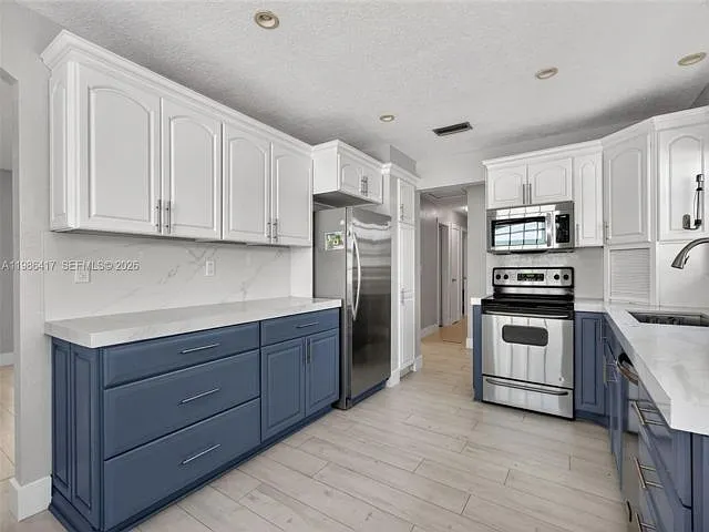 217 SW 5th St — Photo 17