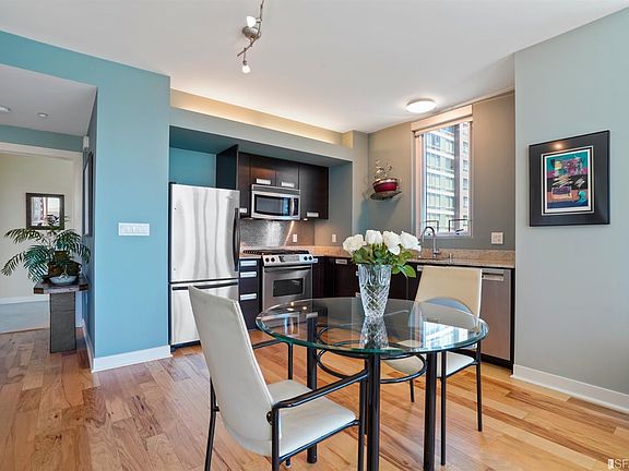 4th image of 300 Berry St Unit 508