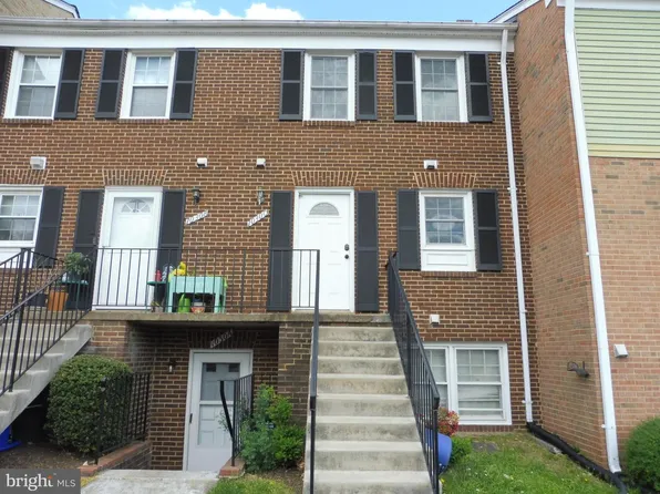 1030C Margate Ct, Sterling, VA 20164