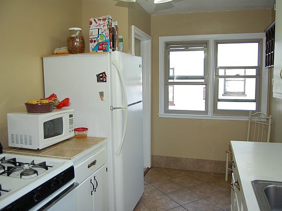 3rd image of 107 W Okabena St