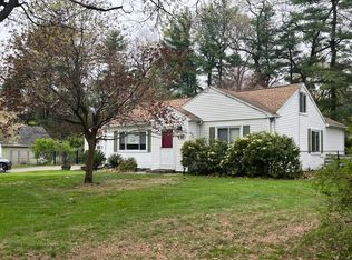 136 Hazardville Rd, Longmeadow, MA 01106