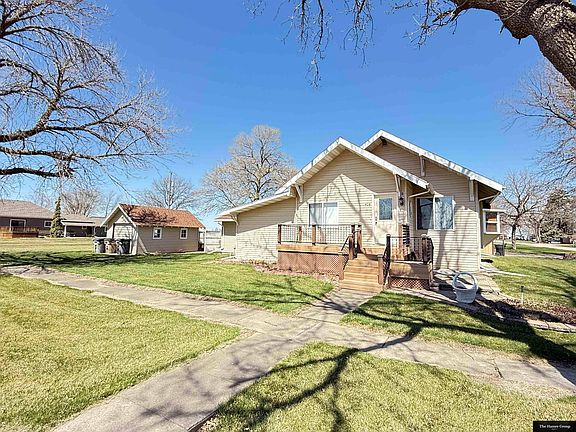 2nd image of 404 1st St