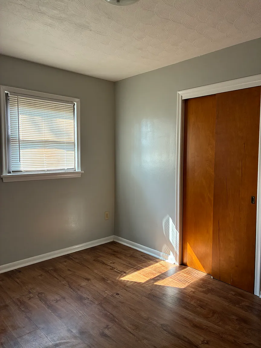 1632 Oakmont Ln photo 1