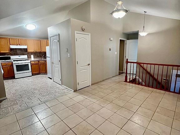 4th image of 41 Lynbrook Ave #1